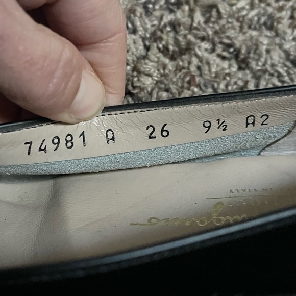 Salvatore Ferragamo Bow Shoes - Picture 3 of 11